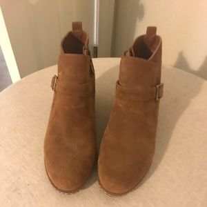 Booties / suede with side zipper